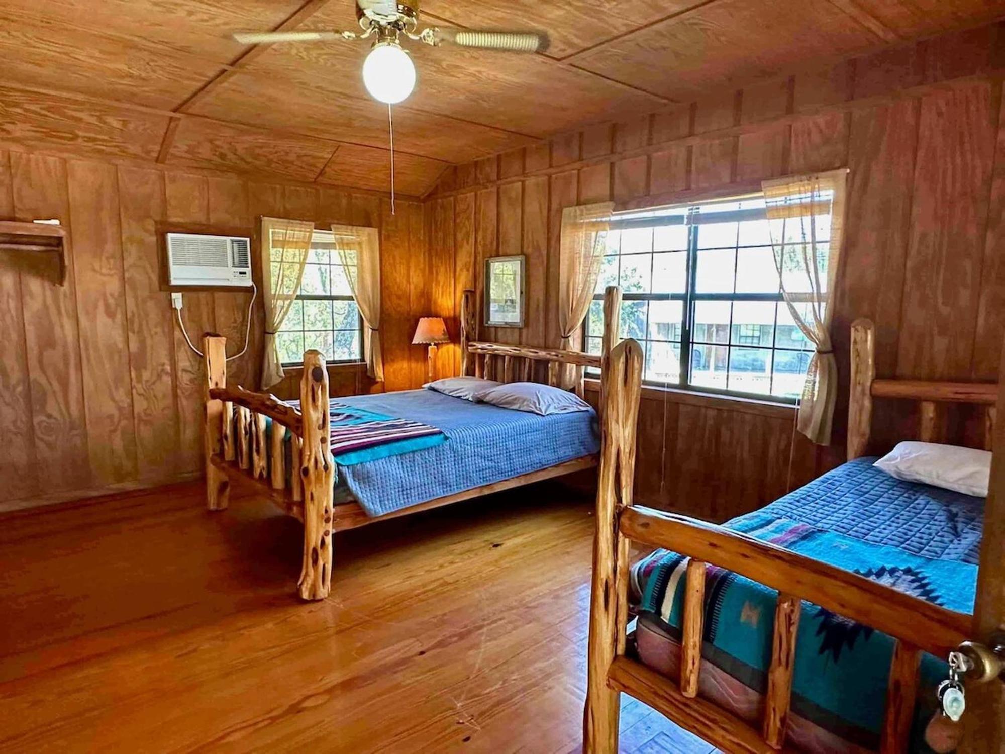 Crc Ranch Retreat Hotell Bandera Rom bilde