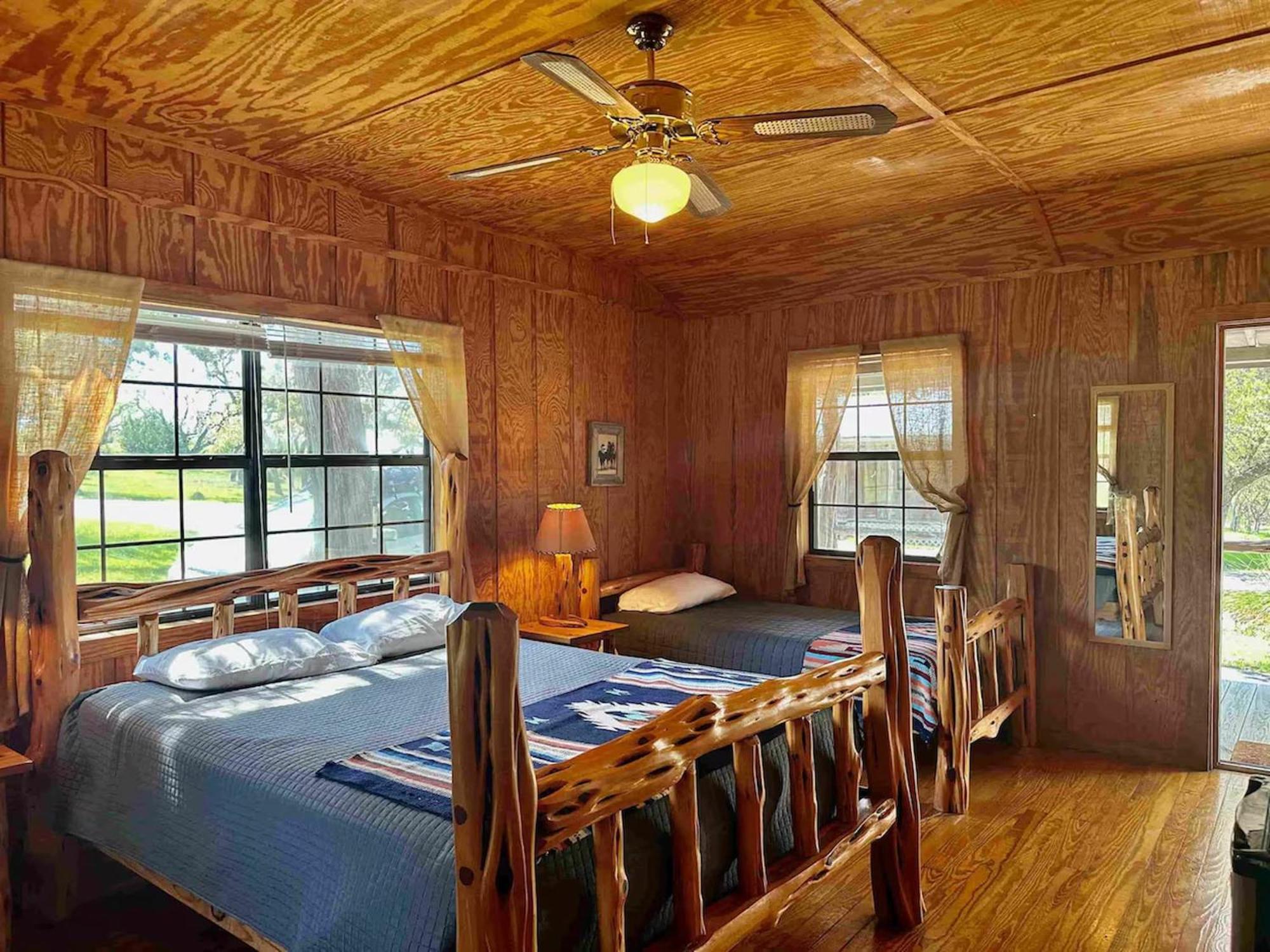Crc Ranch Retreat Hotell Bandera Rom bilde