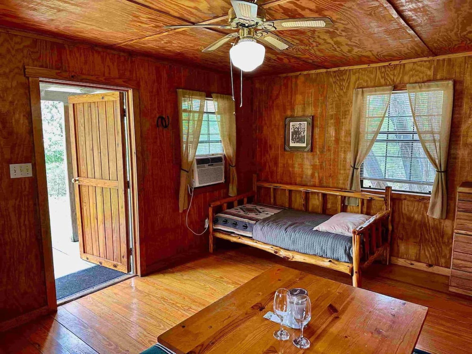 Crc Ranch Retreat Hotell Bandera Rom bilde